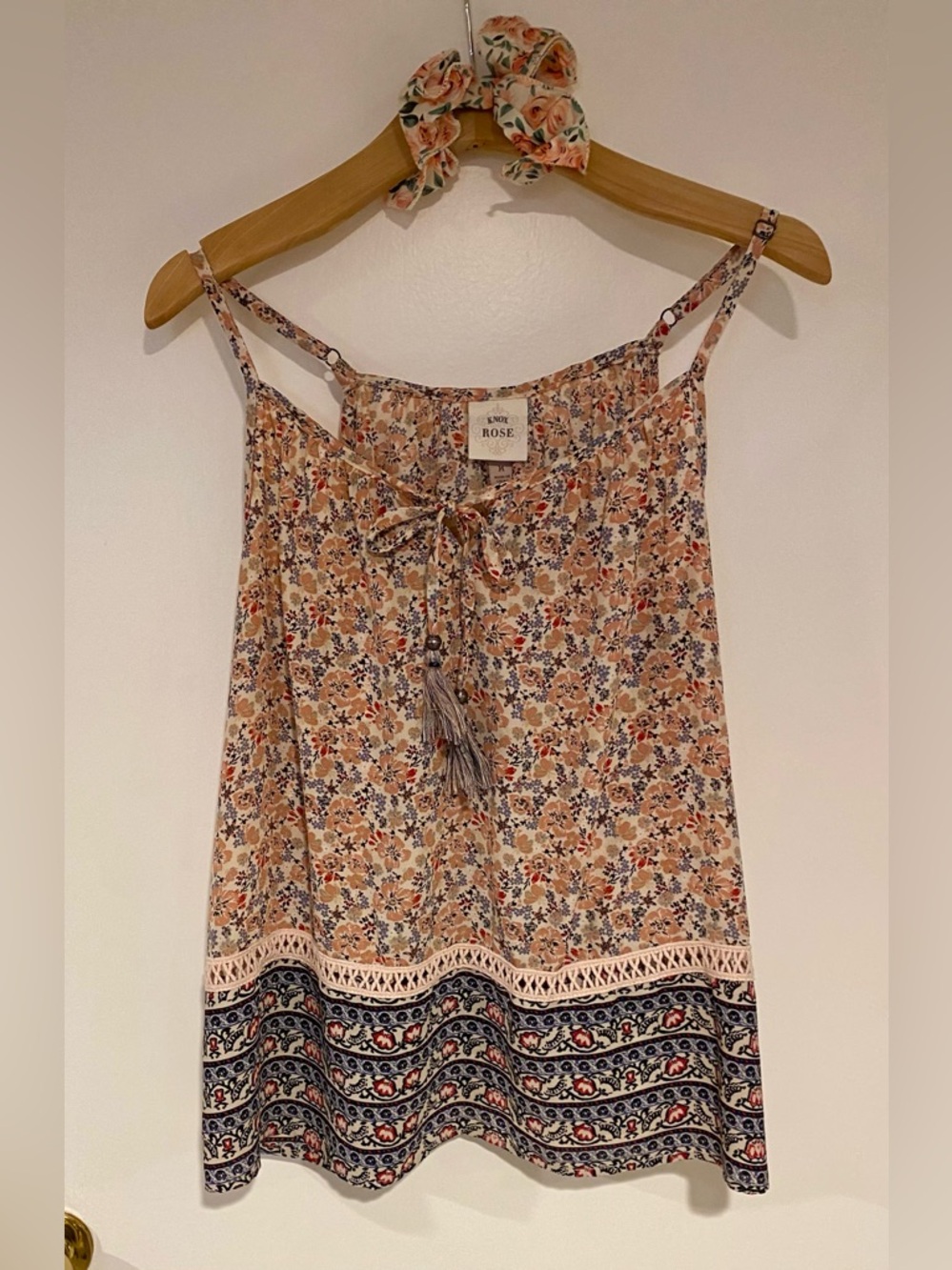 Knox Rose Mauve Floral Tassel Camisole Tank Top sz medium boho / festivalwear